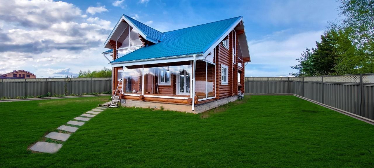 Мягкие окна на веранде загородного дома в городе Конаково